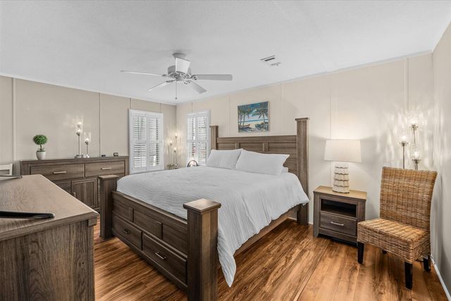 121 SE Paradise Place, Stuart, FL 34997