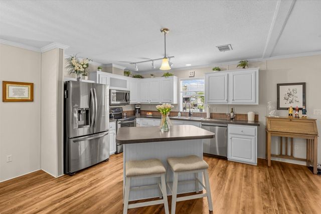 121 SE Paradise Place, Stuart, FL 34997