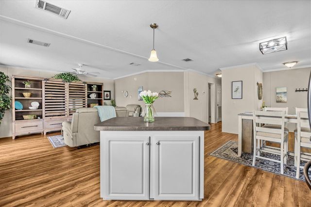 121 SE Paradise Place, Stuart, FL 34997