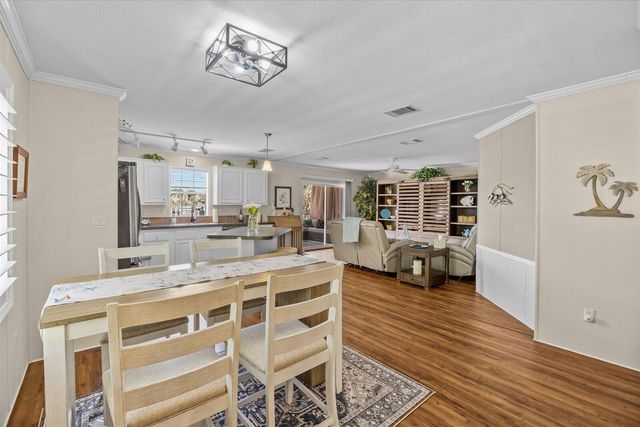 121 SE Paradise Place, Stuart, FL 34997