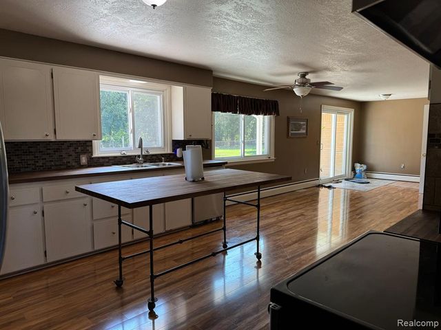 2065 S Lapeer Road, Lapeer, MI 48446
