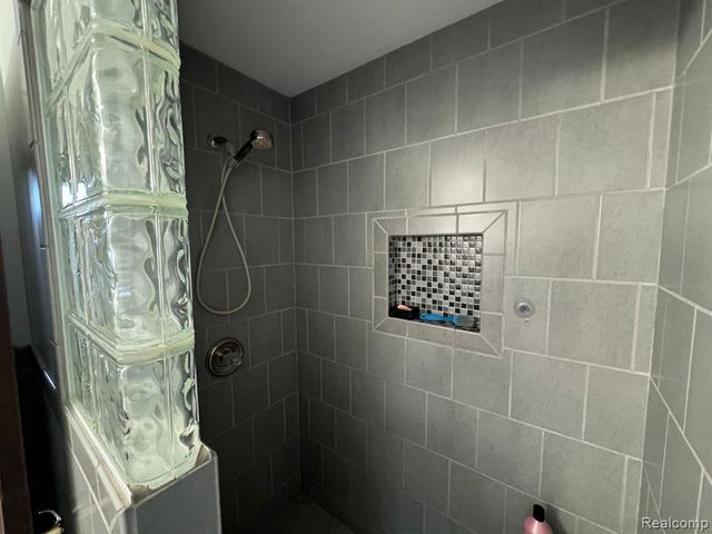 2065 S Lapeer Road, Lapeer, MI 48446