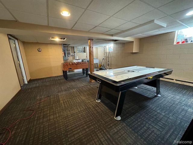 2065 S Lapeer Road, Lapeer, MI 48446