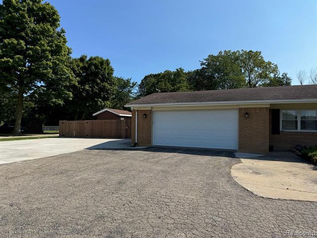 2065 S Lapeer Road, Lapeer, MI 48446