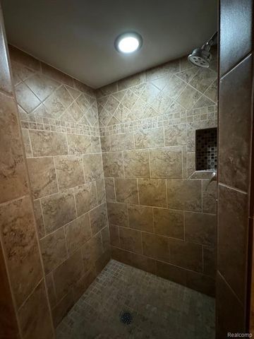 2065 S Lapeer Road, Lapeer, MI 48446