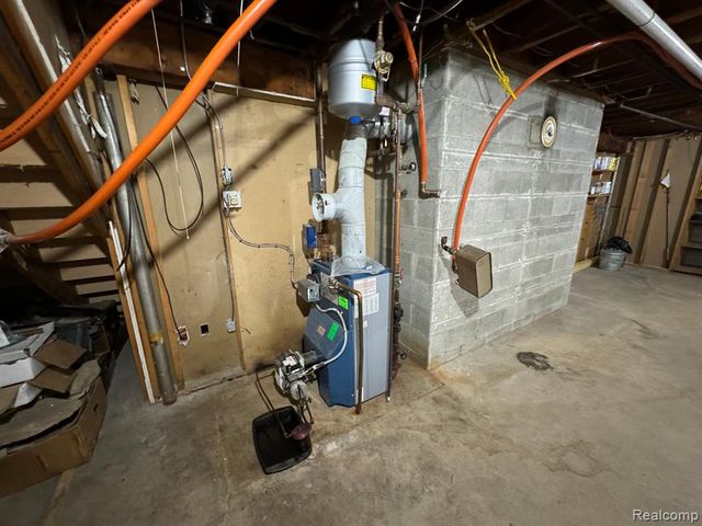 2065 S Lapeer Road, Lapeer, MI 48446