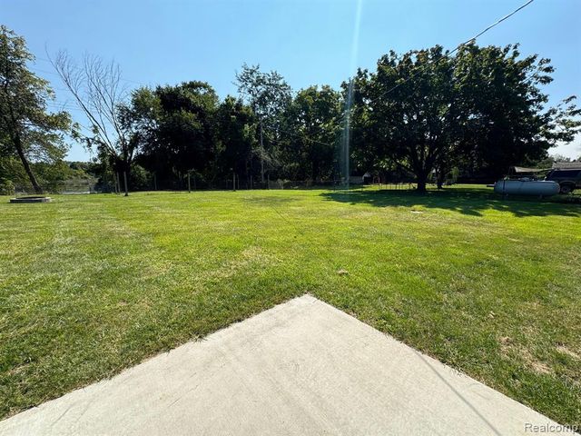 2065 S Lapeer Road, Lapeer, MI 48446