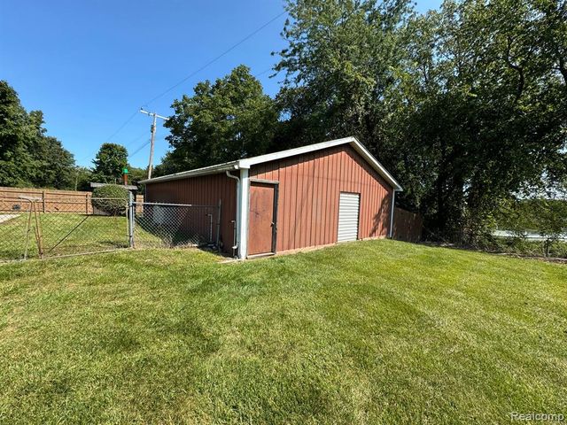 2065 S Lapeer Road, Lapeer, MI 48446