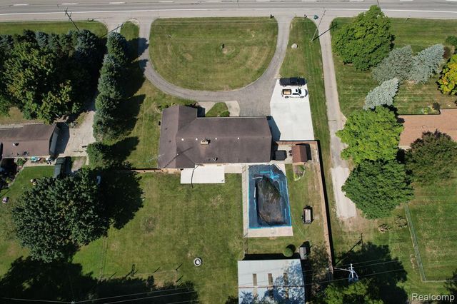 2065 S Lapeer Road, Lapeer, MI 48446