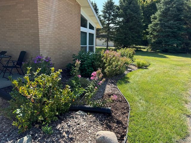 2065 S Lapeer Road, Lapeer, MI 48446