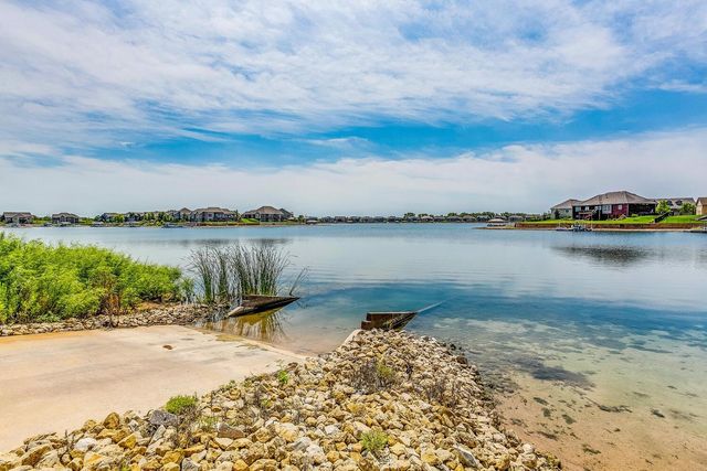 4646 W Emerald Bay Ct, Wichita, KS 67205