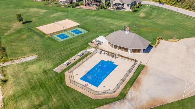 4646 W Emerald Bay Ct, Wichita, KS 67205