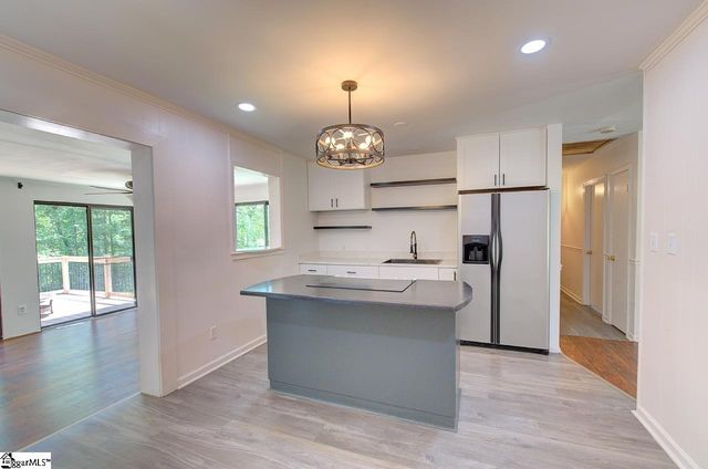 4 Darby Court, Taylors, SC 29687