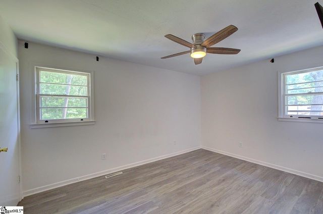 4 Darby Court, Taylors, SC 29687
