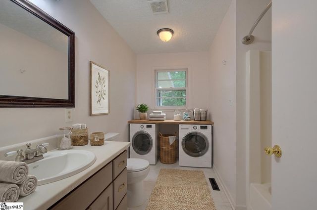 4 Darby Court, Taylors, SC 29687