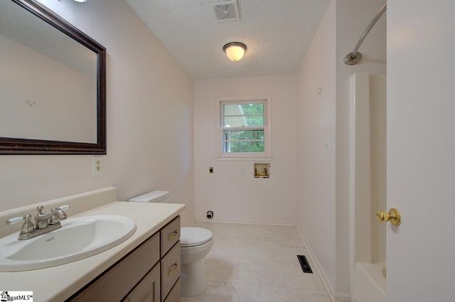 4 Darby Court, Taylors, SC 29687