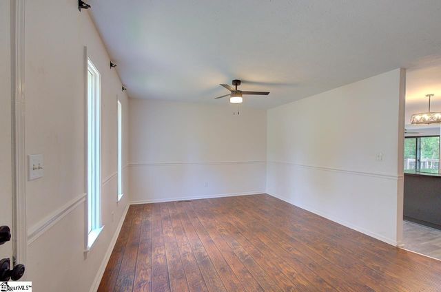 4 Darby Court, Taylors, SC 29687