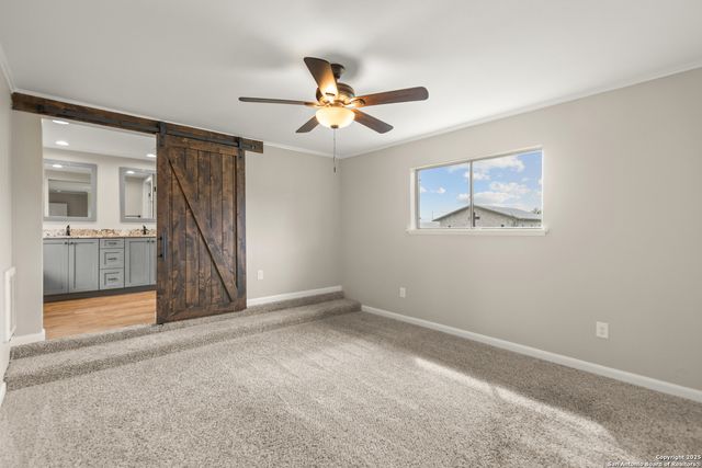 224 LOWER CRABAPPLE RD, Fredericksburg, TX 78624