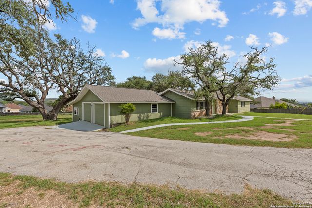 224 LOWER CRABAPPLE RD, Fredericksburg, TX 78624