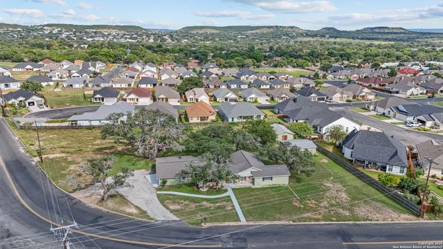 224 LOWER CRABAPPLE RD, Fredericksburg, TX 78624