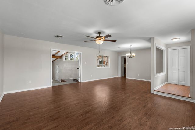224 LOWER CRABAPPLE RD, Fredericksburg, TX 78624