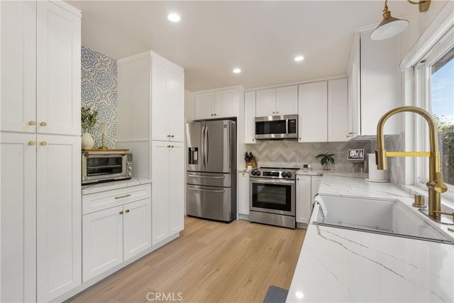 5895 E Marlies, Simi Valley, CA 93063