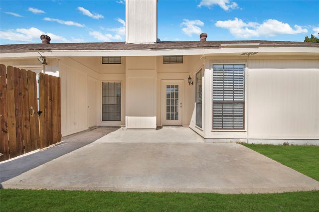 6817 Anderson Drive, The Colony, TX 75056