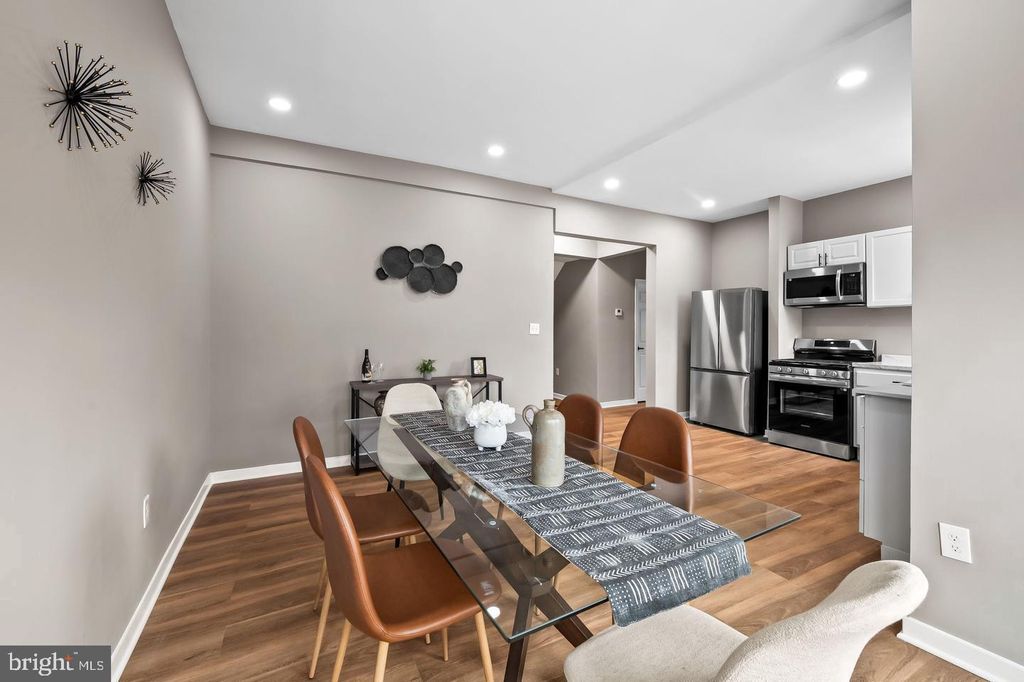 Image 11 of property listing at 2401 HARLEM AVE, Baltimore, MD 21216