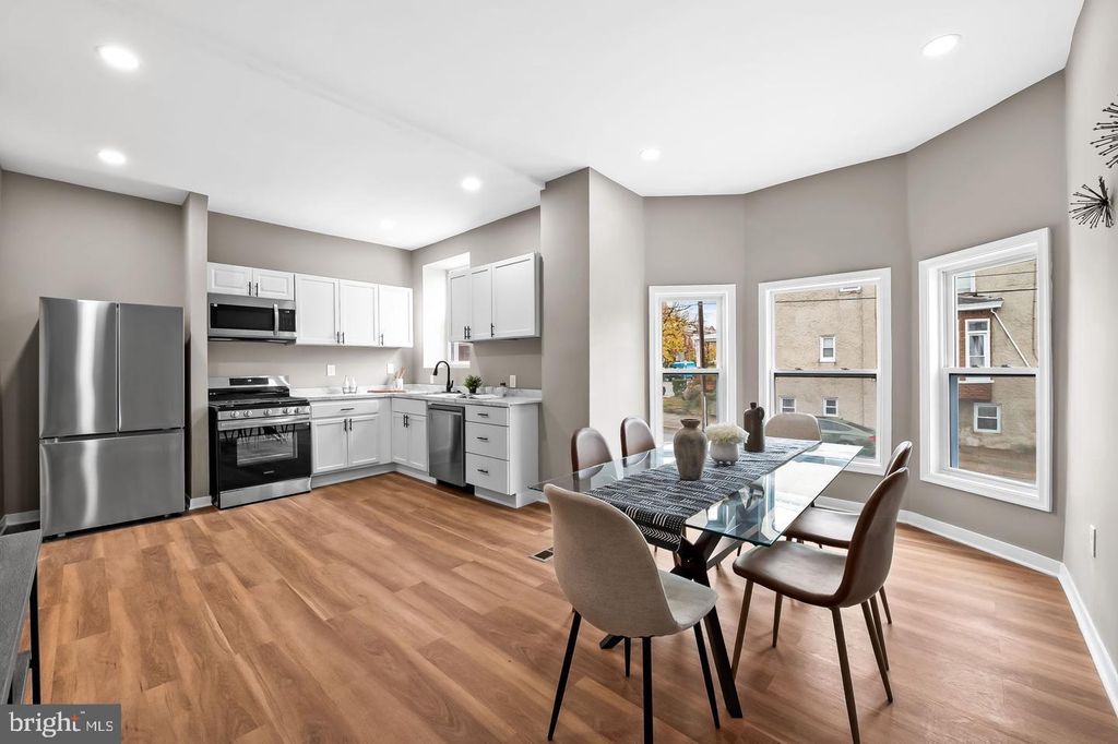 Image 12 of property listing at 2401 HARLEM AVE, Baltimore, MD 21216