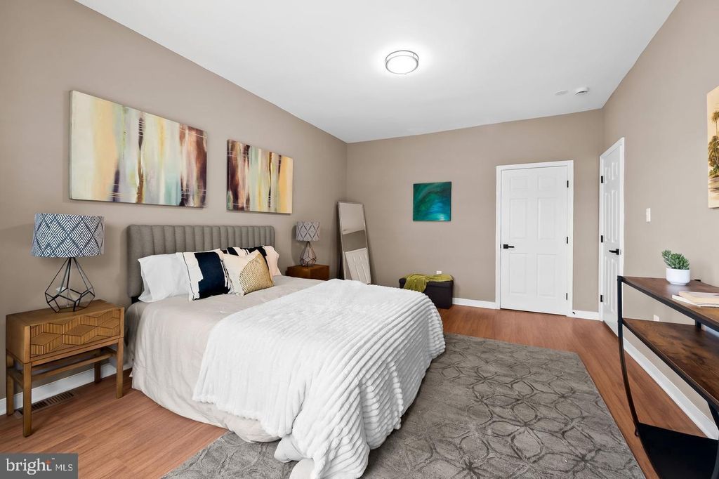 Image 18 of property listing at 2401 HARLEM AVE, Baltimore, MD 21216