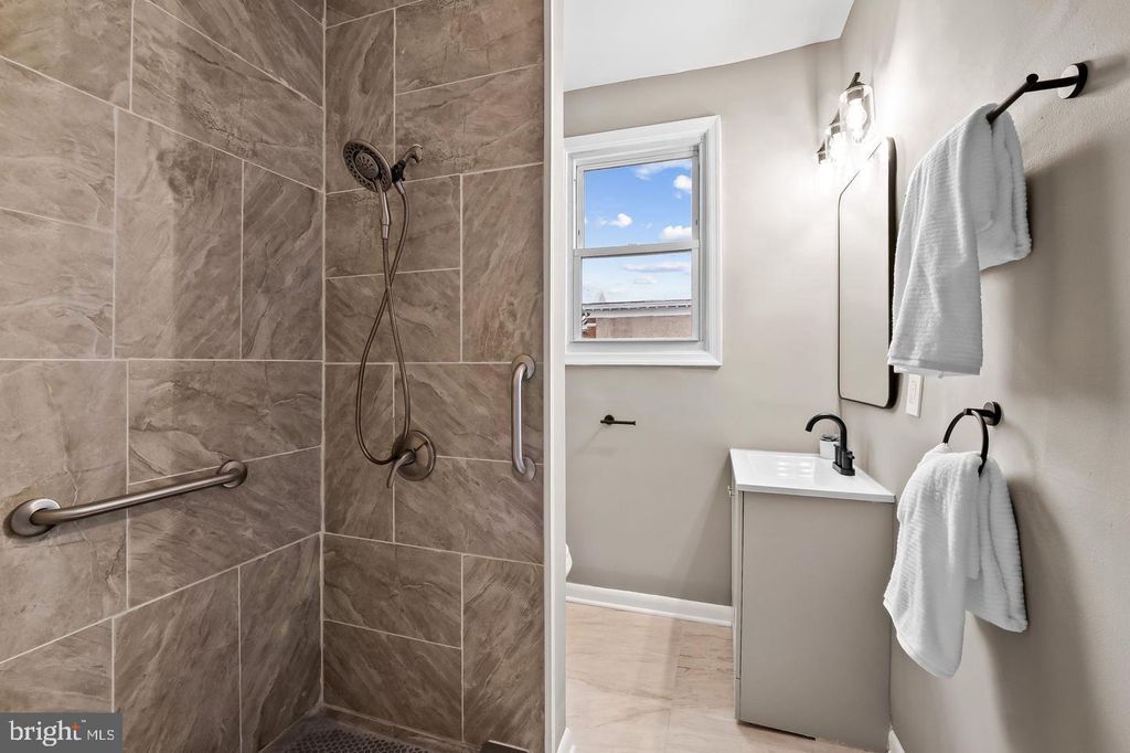 Image 23 of property listing at 2401 HARLEM AVE, Baltimore, MD 21216