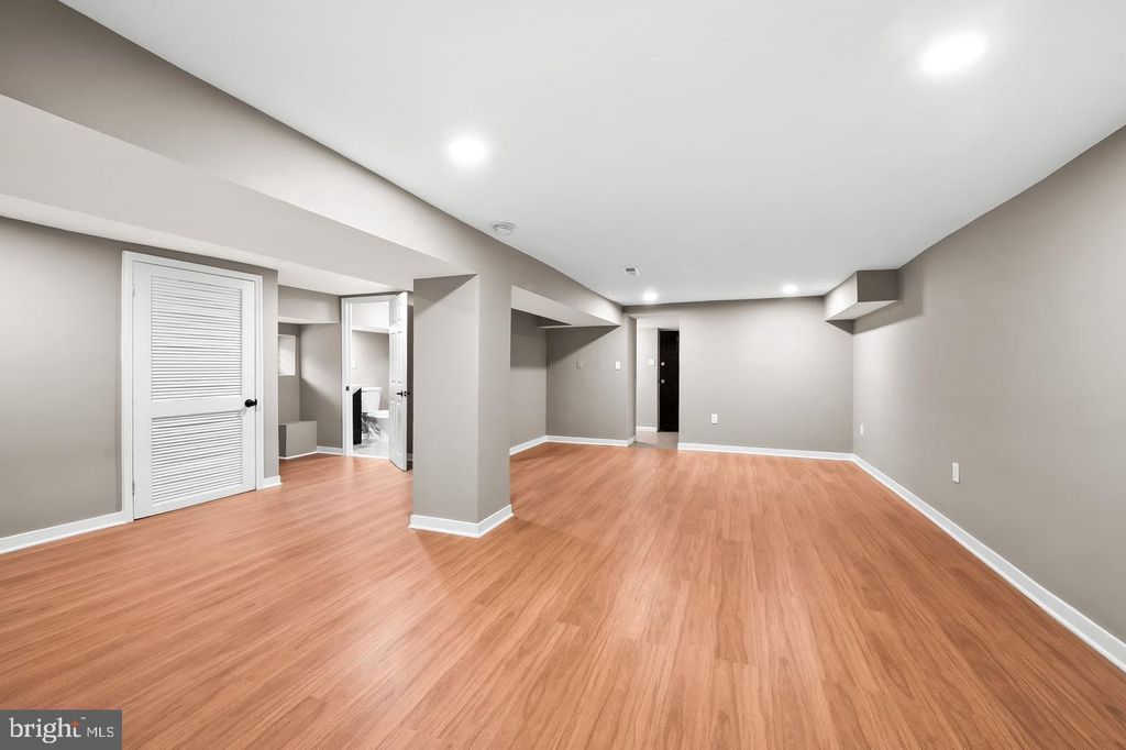 Image 26 of property listing at 2401 HARLEM AVE, Baltimore, MD 21216