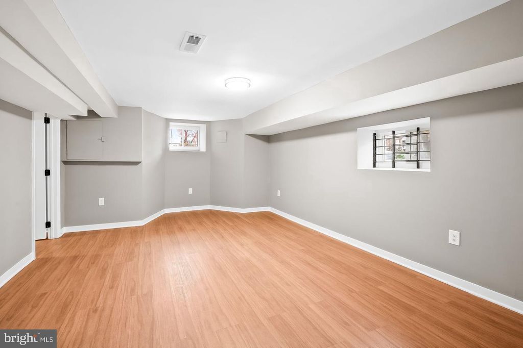 Image 30 of property listing at 2401 HARLEM AVE, Baltimore, MD 21216