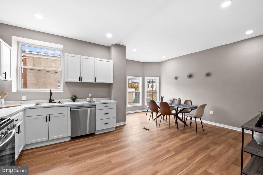 Image 9 of property listing at 2401 HARLEM AVE, Baltimore, MD 21216