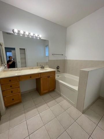 2173 SE 2nd St 0, Homestead, FL 33033