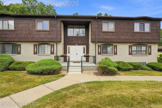 29990 Wildbrook Dr, 203, Southfield, MI 48034