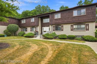 29990 Wildbrook Dr, 203, Southfield, MI 48034