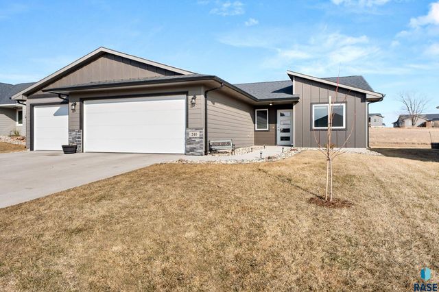 240 N Ceylon Ave Avenue, Tea, SD 57064