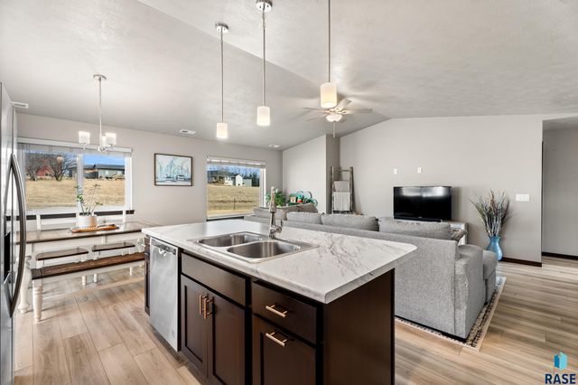 240 N Ceylon Ave Avenue, Tea, SD 57064