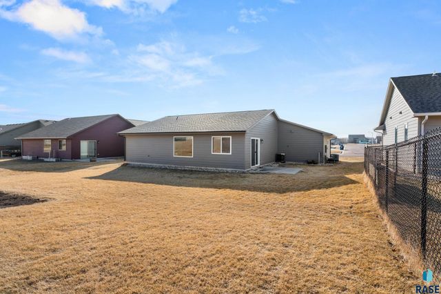 240 N Ceylon Ave Avenue, Tea, SD 57064