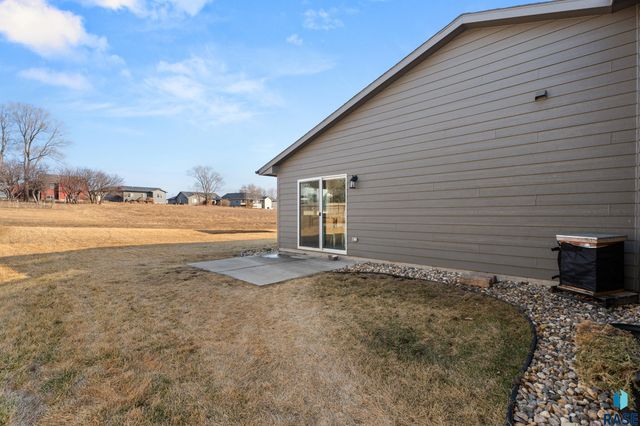 240 N Ceylon Ave Avenue, Tea, SD 57064