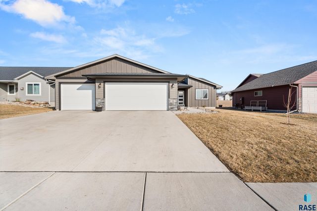 240 N Ceylon Ave Avenue, Tea, SD 57064