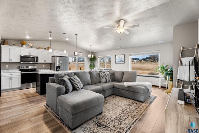 240 N Ceylon Ave Avenue, Tea, SD 57064