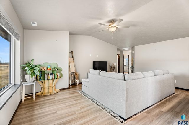 240 N Ceylon Ave Avenue, Tea, SD 57064