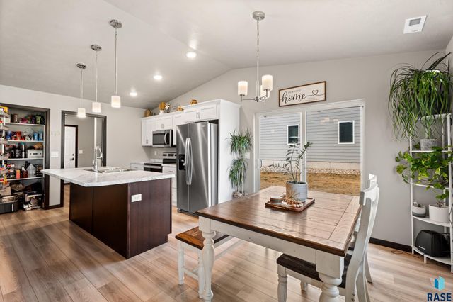 240 N Ceylon Ave Avenue, Tea, SD 57064