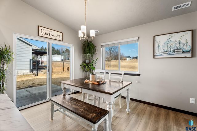 240 N Ceylon Ave Avenue, Tea, SD 57064
