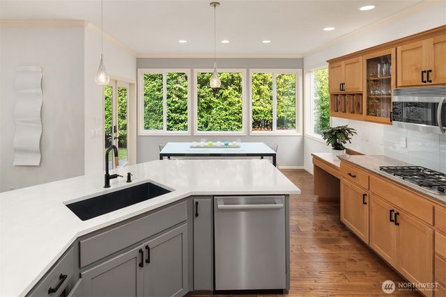 10414 SE 13th Street, Bellevue, WA 98004