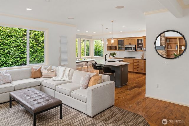 10414 SE 13th Street, Bellevue, WA 98004