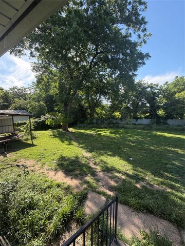 203 E Dallas Street, Hutchins, TX 75141
