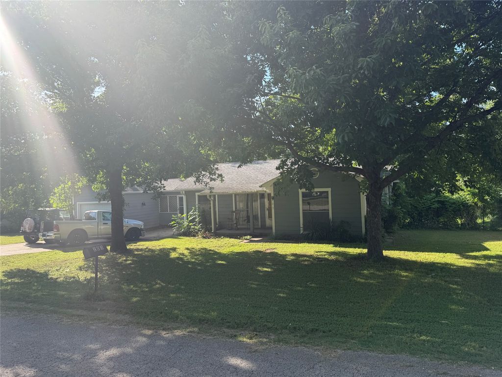 203 E Dallas Street, Hutchins, TX 75141